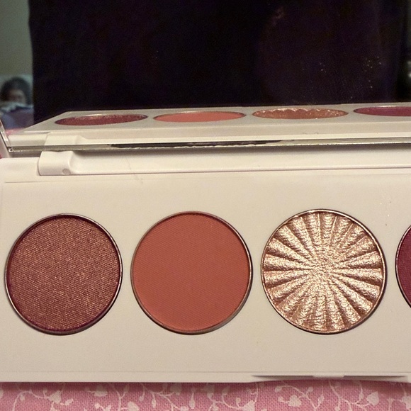 Ace Beaute Floral Vintage Palette and Ofra Symphony Pallet both BNIB - Picture 8 of 10